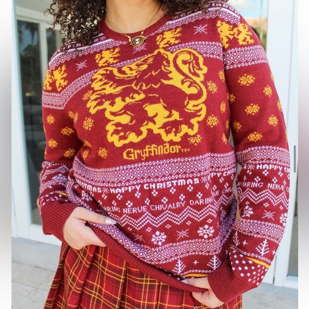 Boxlunch harry potter gryffindoor holiday sweater - Picture 1 of 3